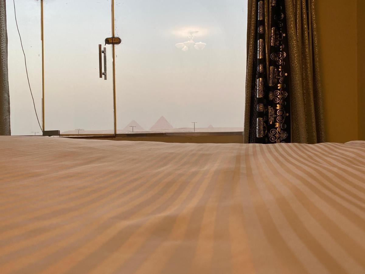 Pyramita Hotel Ghatati エクステリア 写真