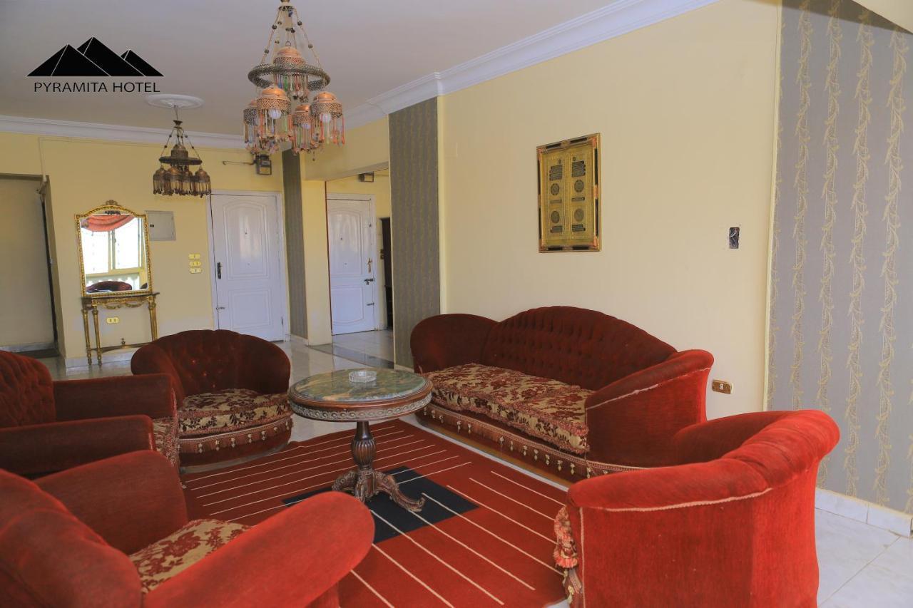 Pyramita Hotel Ghatati エクステリア 写真
