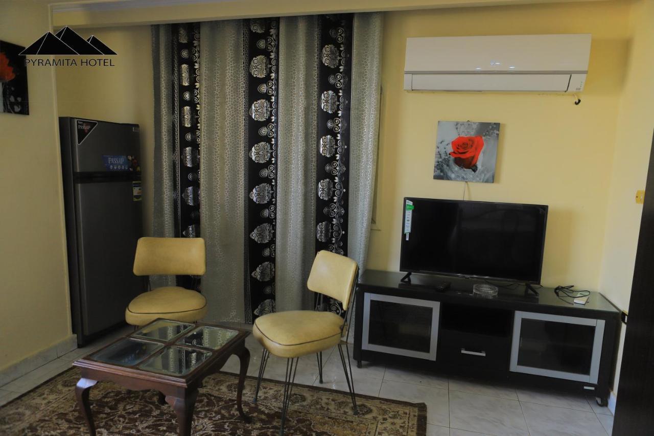 Pyramita Hotel Ghatati エクステリア 写真