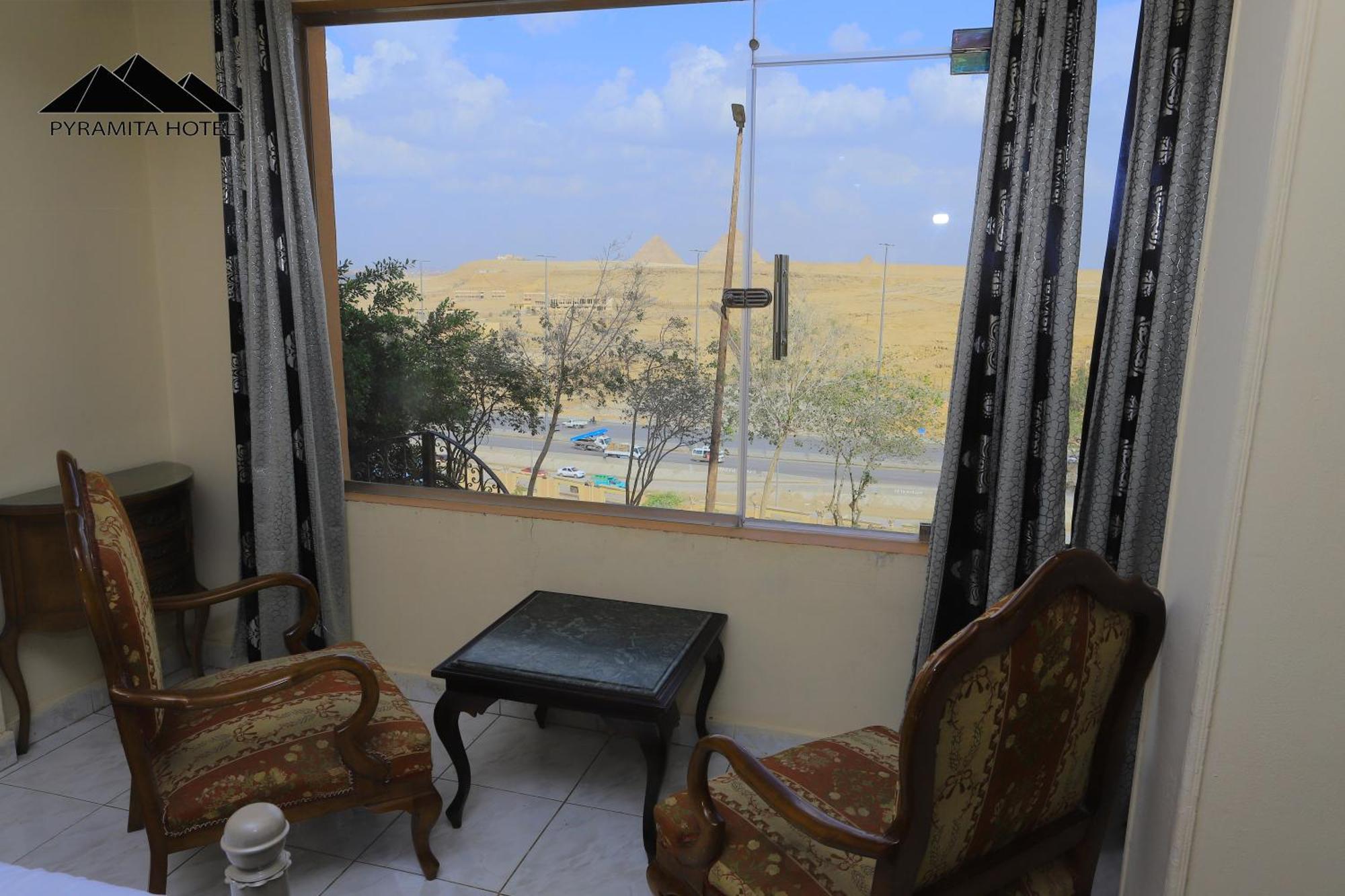 Pyramita Hotel Ghatati エクステリア 写真