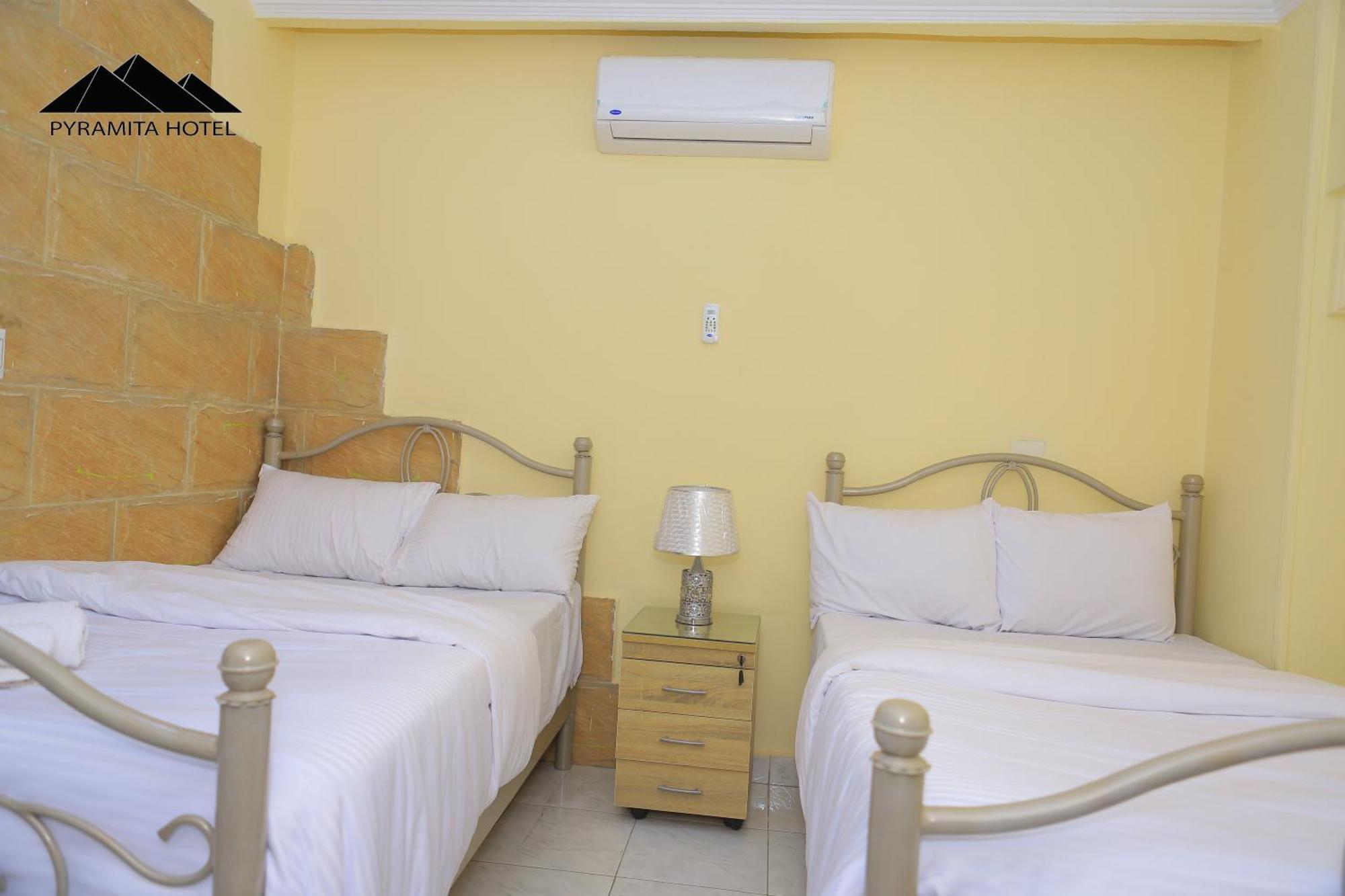 Pyramita Hotel Ghatati エクステリア 写真