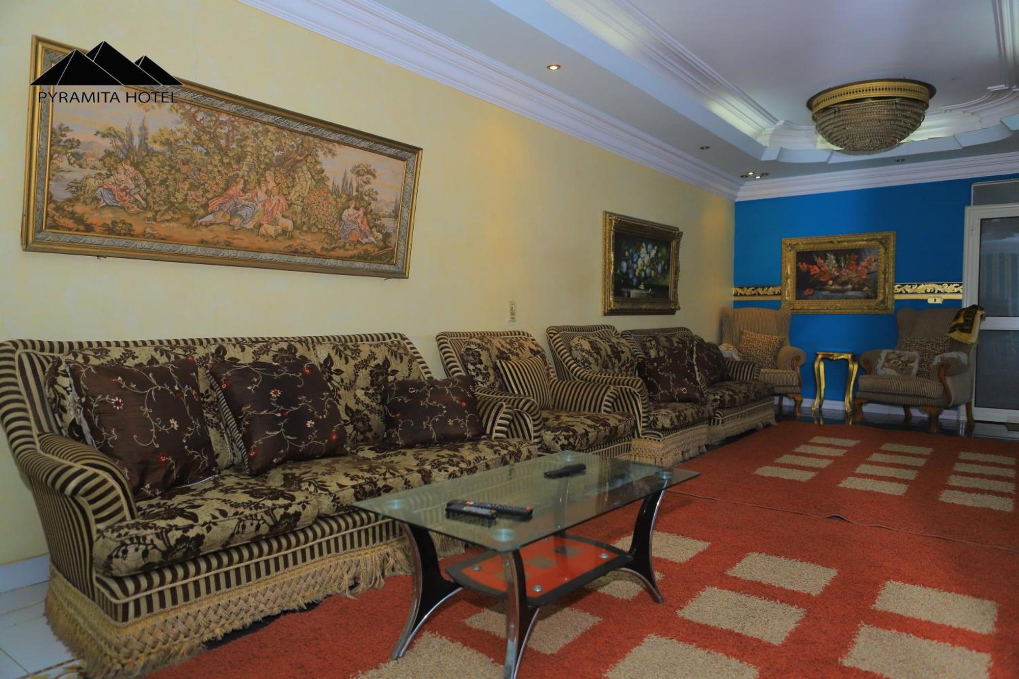 Pyramita Hotel Ghatati エクステリア 写真