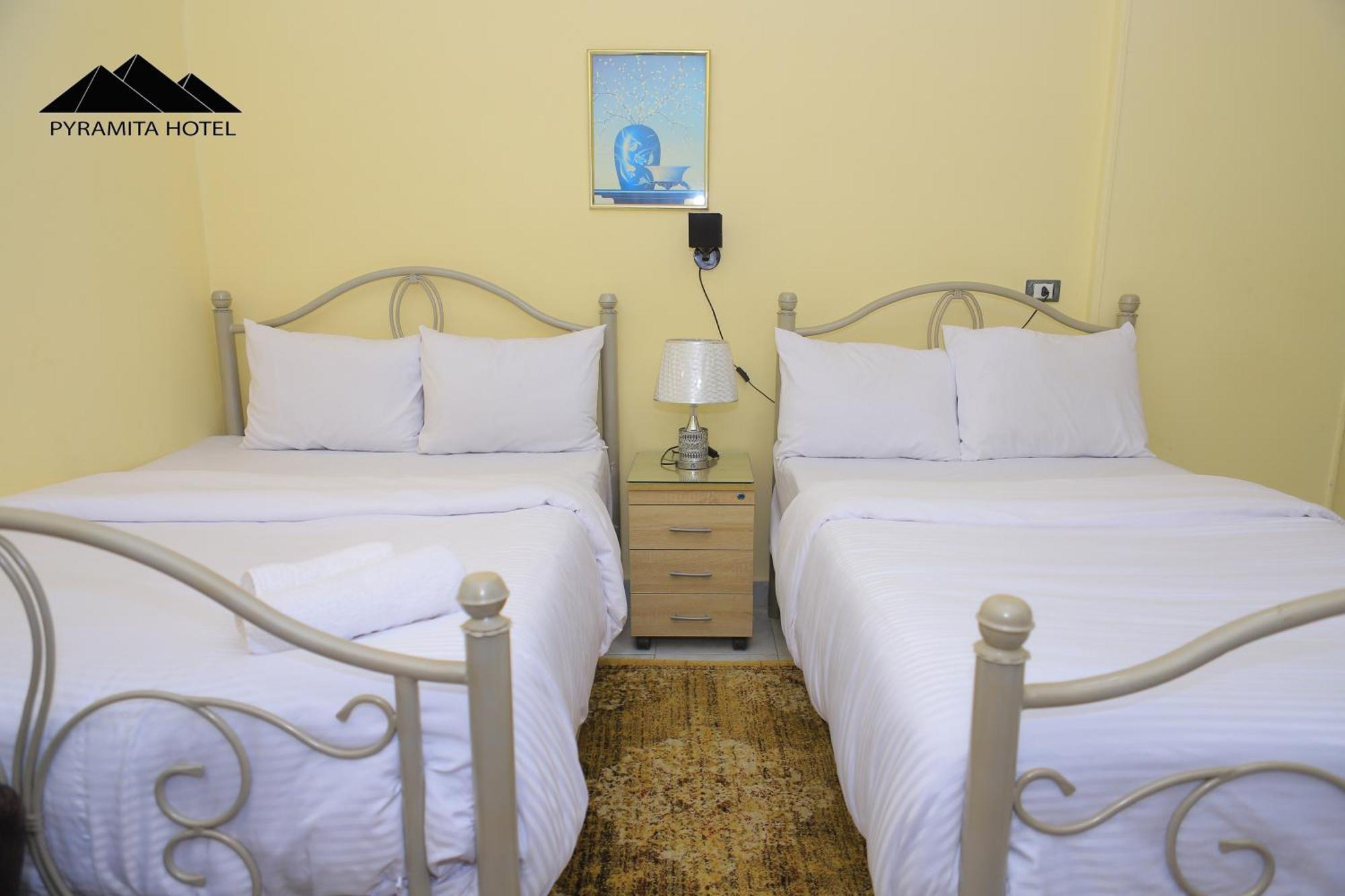 Pyramita Hotel Ghatati エクステリア 写真