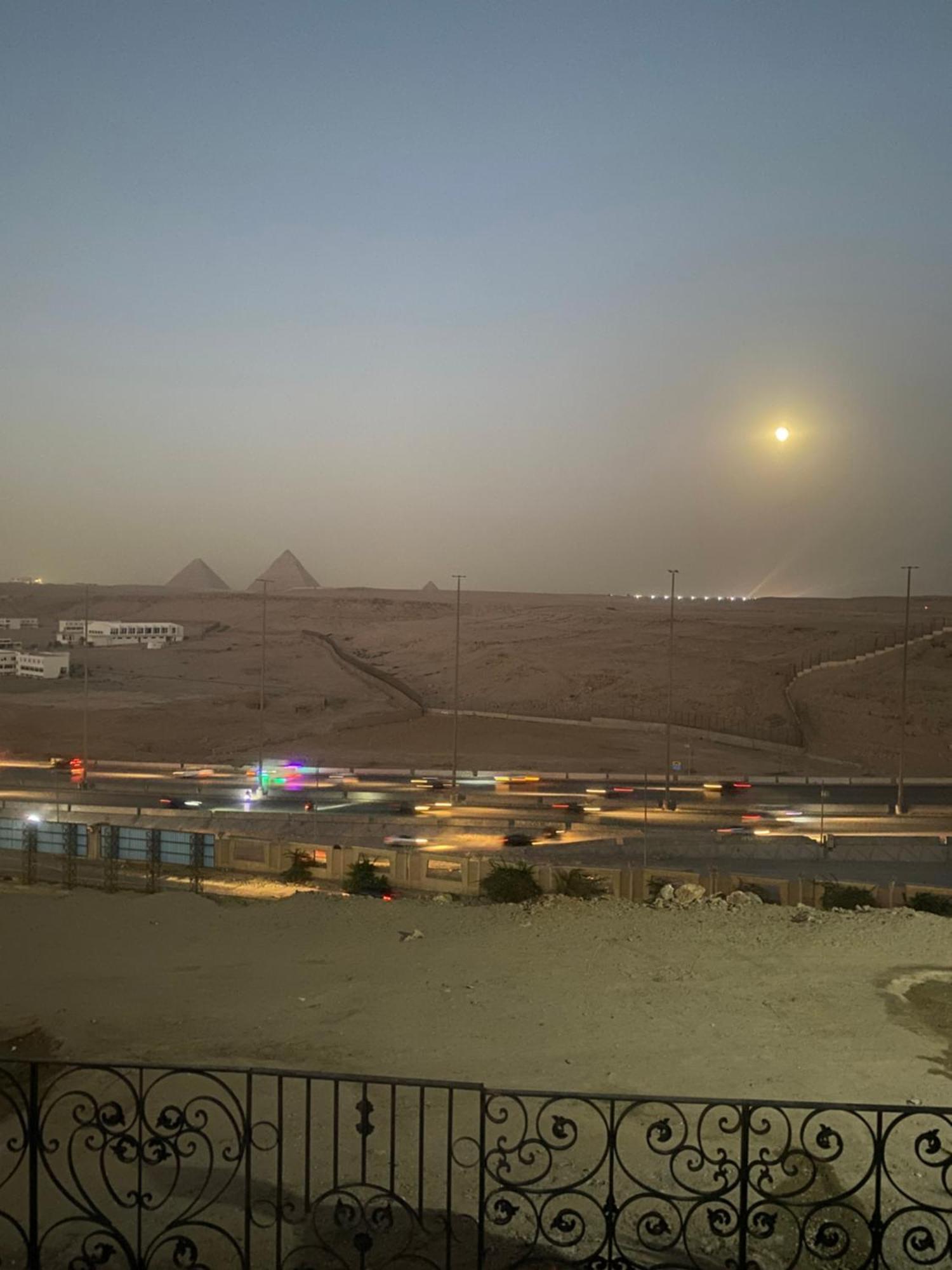 Pyramita Hotel Ghatati エクステリア 写真
