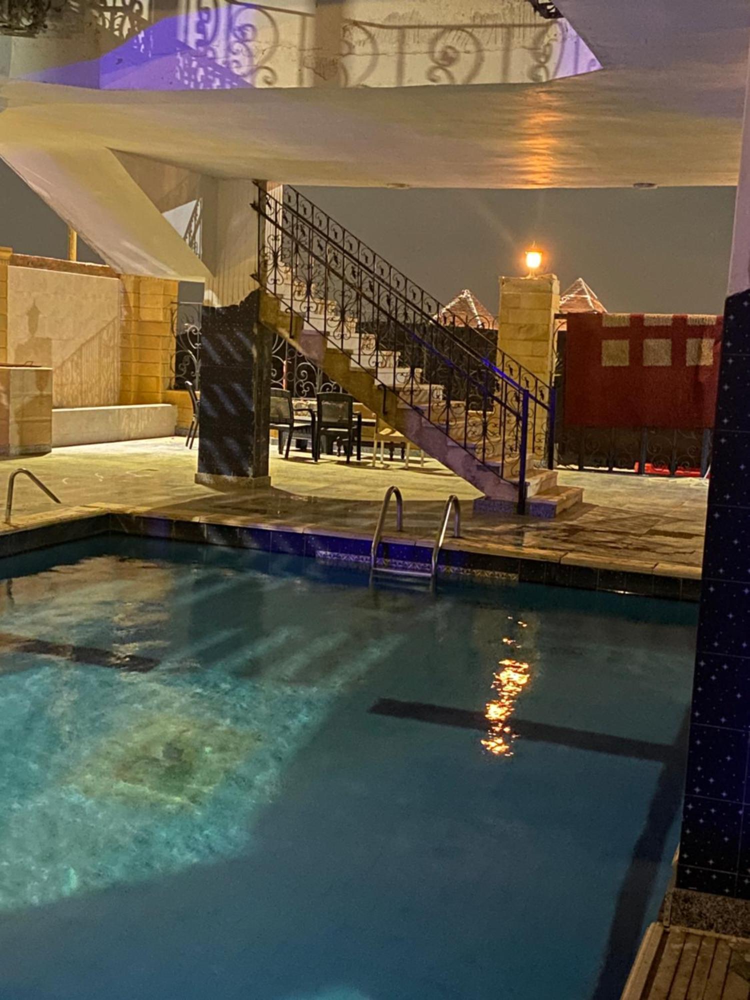 Pyramita Hotel Ghatati エクステリア 写真