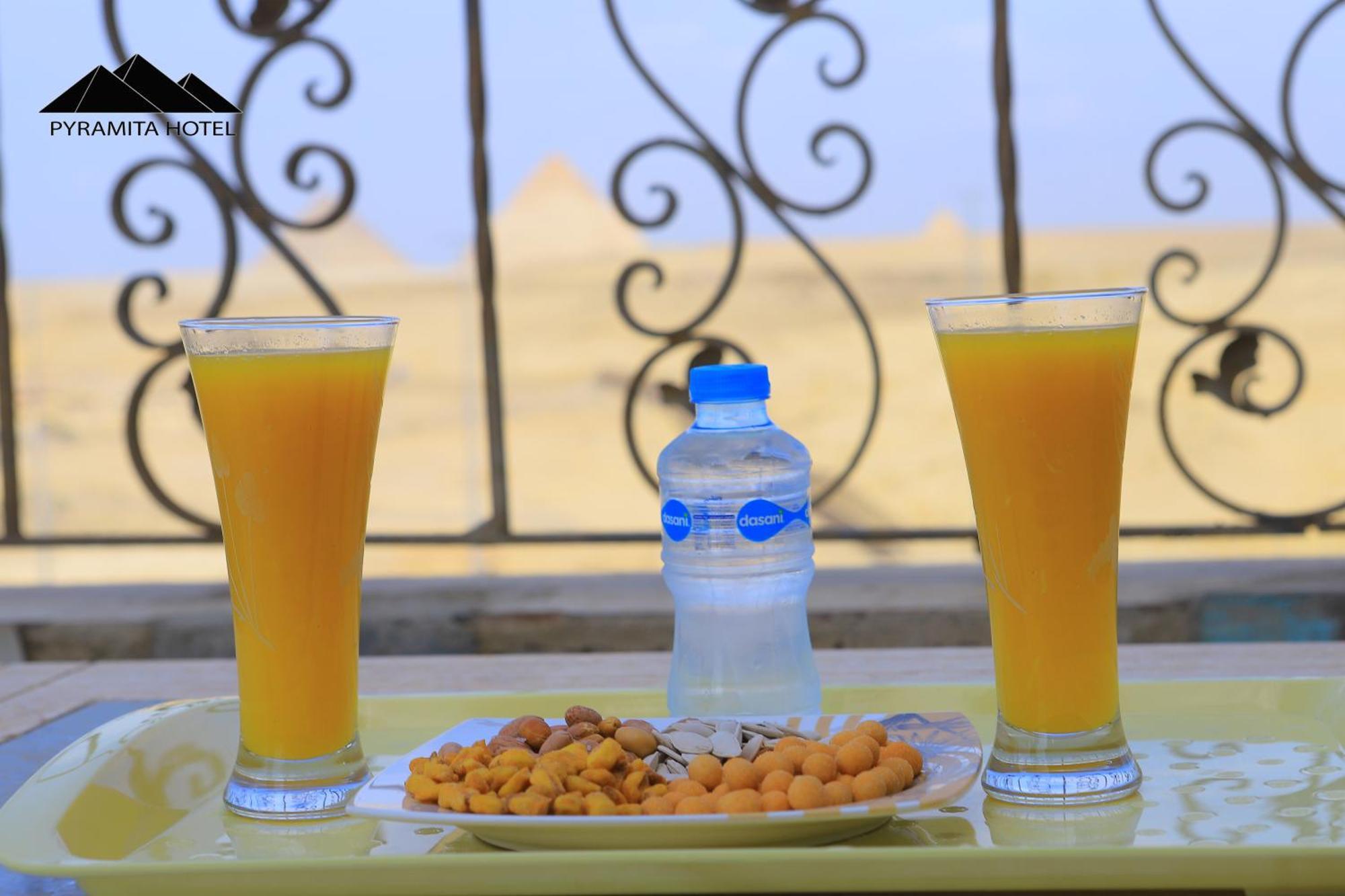Pyramita Hotel Ghatati エクステリア 写真