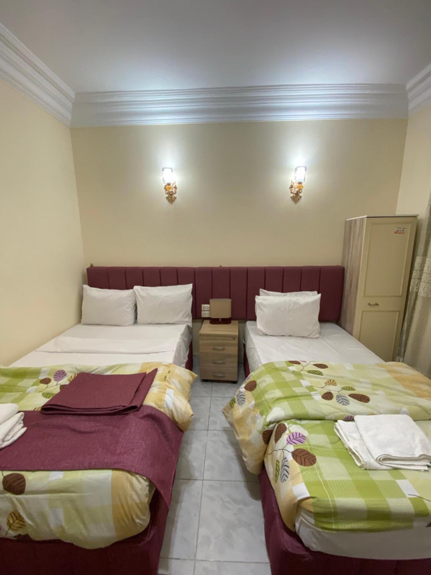 Pyramita Hotel Ghatati エクステリア 写真
