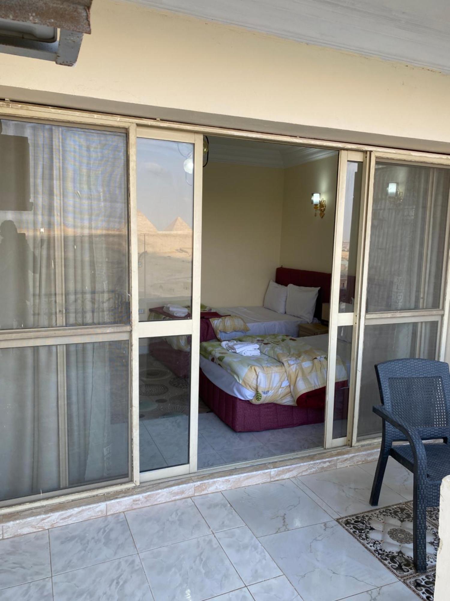 Pyramita Hotel Ghatati エクステリア 写真