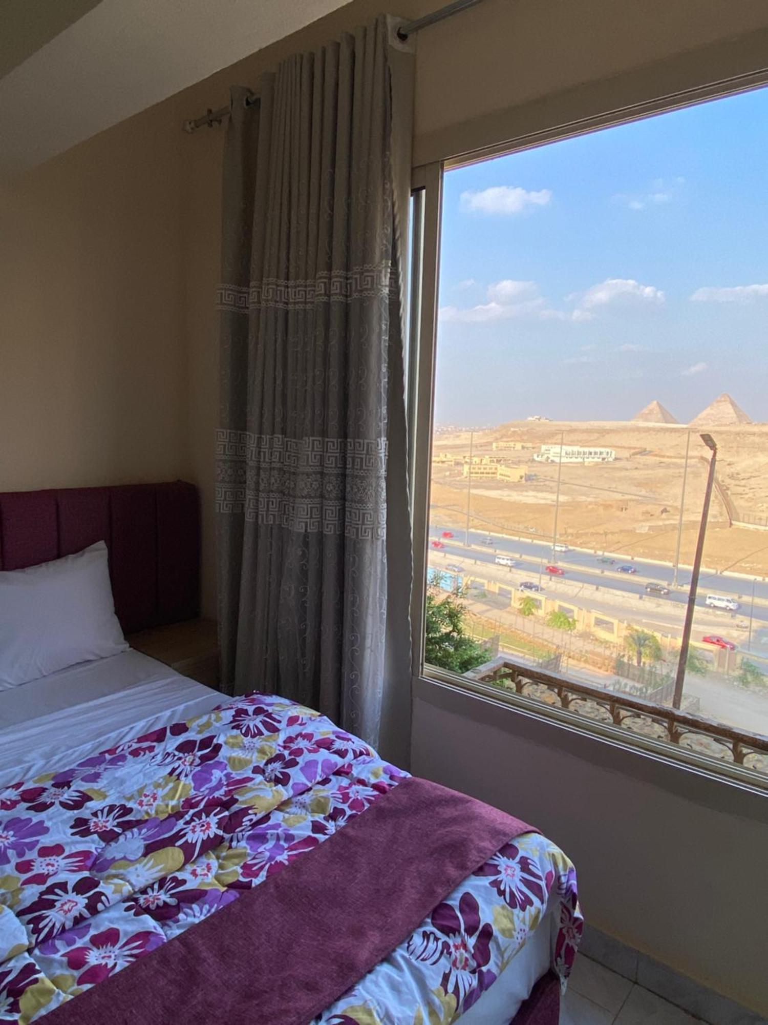Pyramita Hotel Ghatati エクステリア 写真