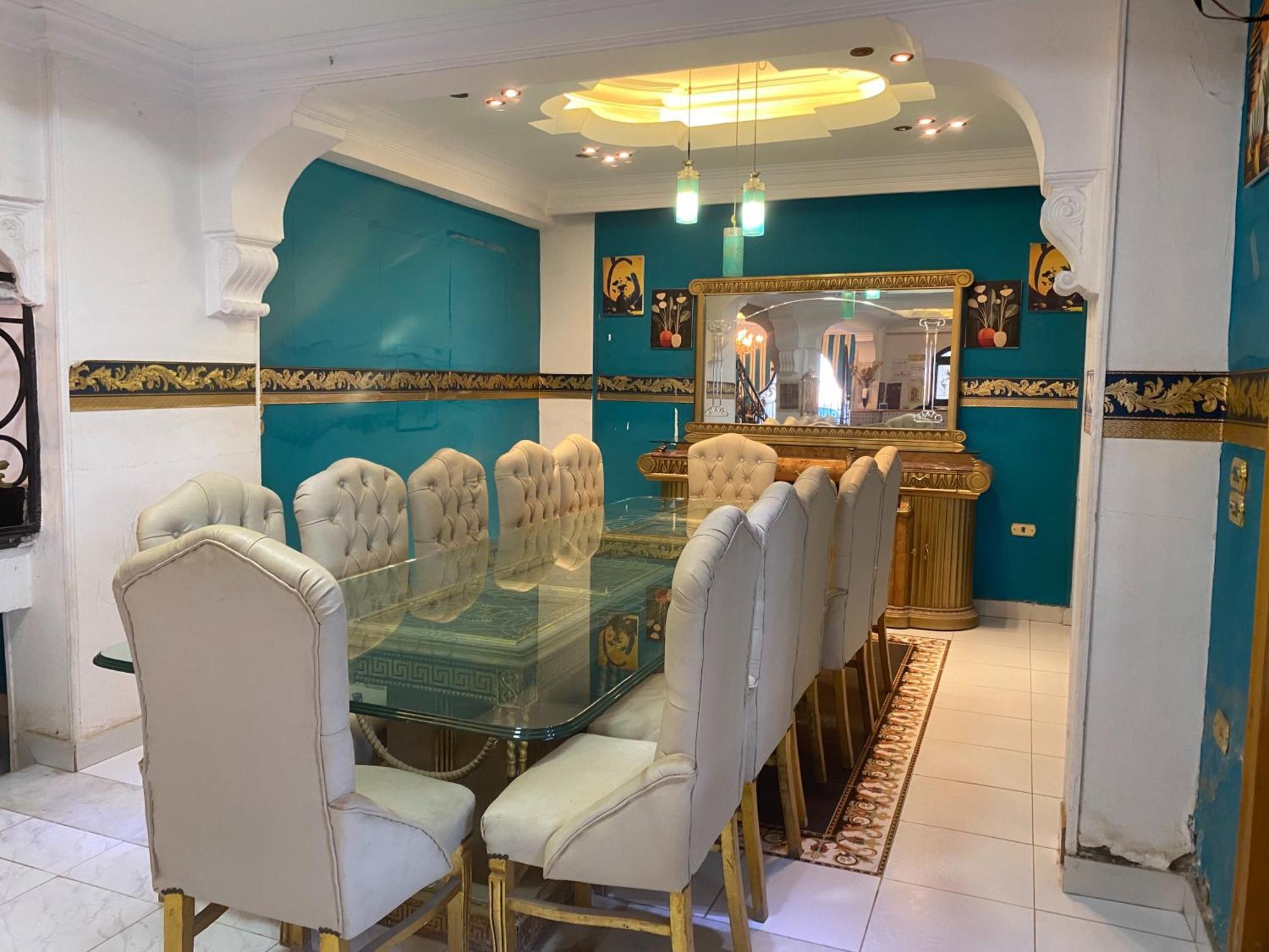 Pyramita Hotel Ghatati エクステリア 写真