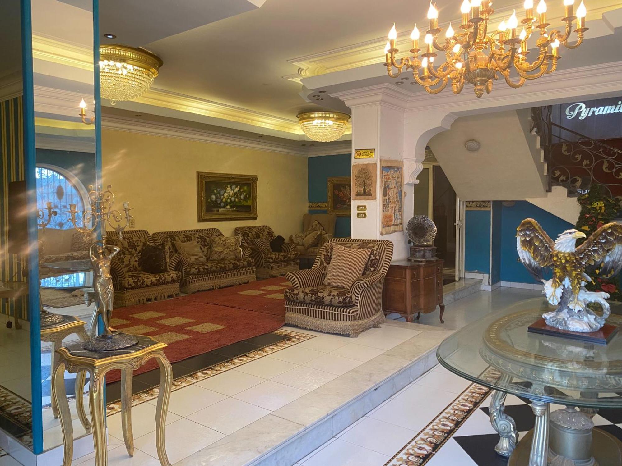 Pyramita Hotel Ghatati エクステリア 写真
